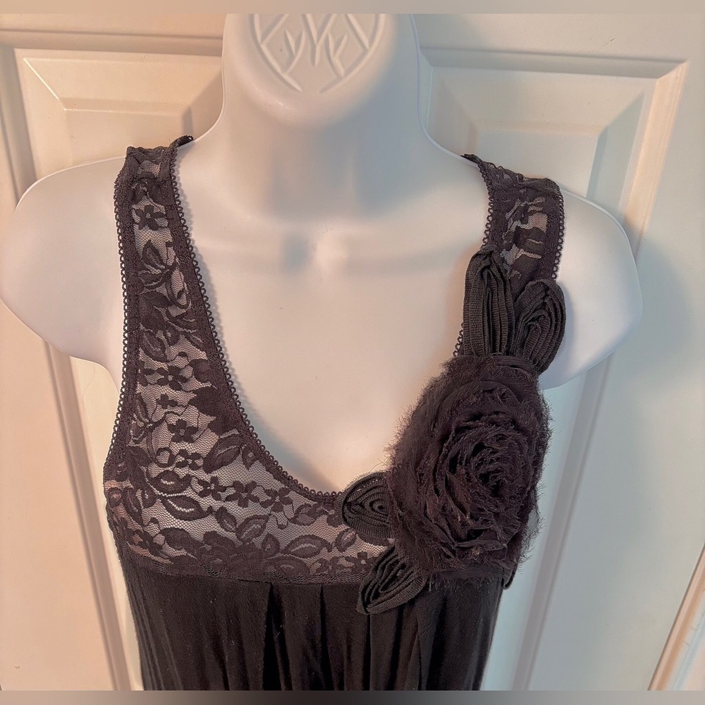 Black Lace Rose Floral Applique Tank Top